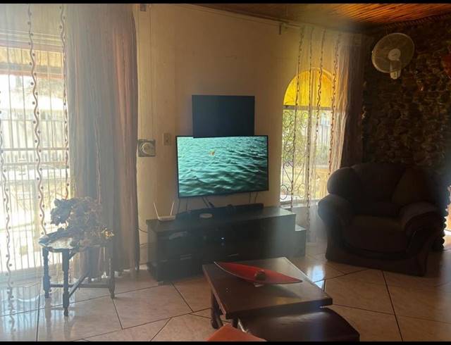 4 BEDROOM HOUSE FOR SALE IN VANDERBIJLPARK CW 1